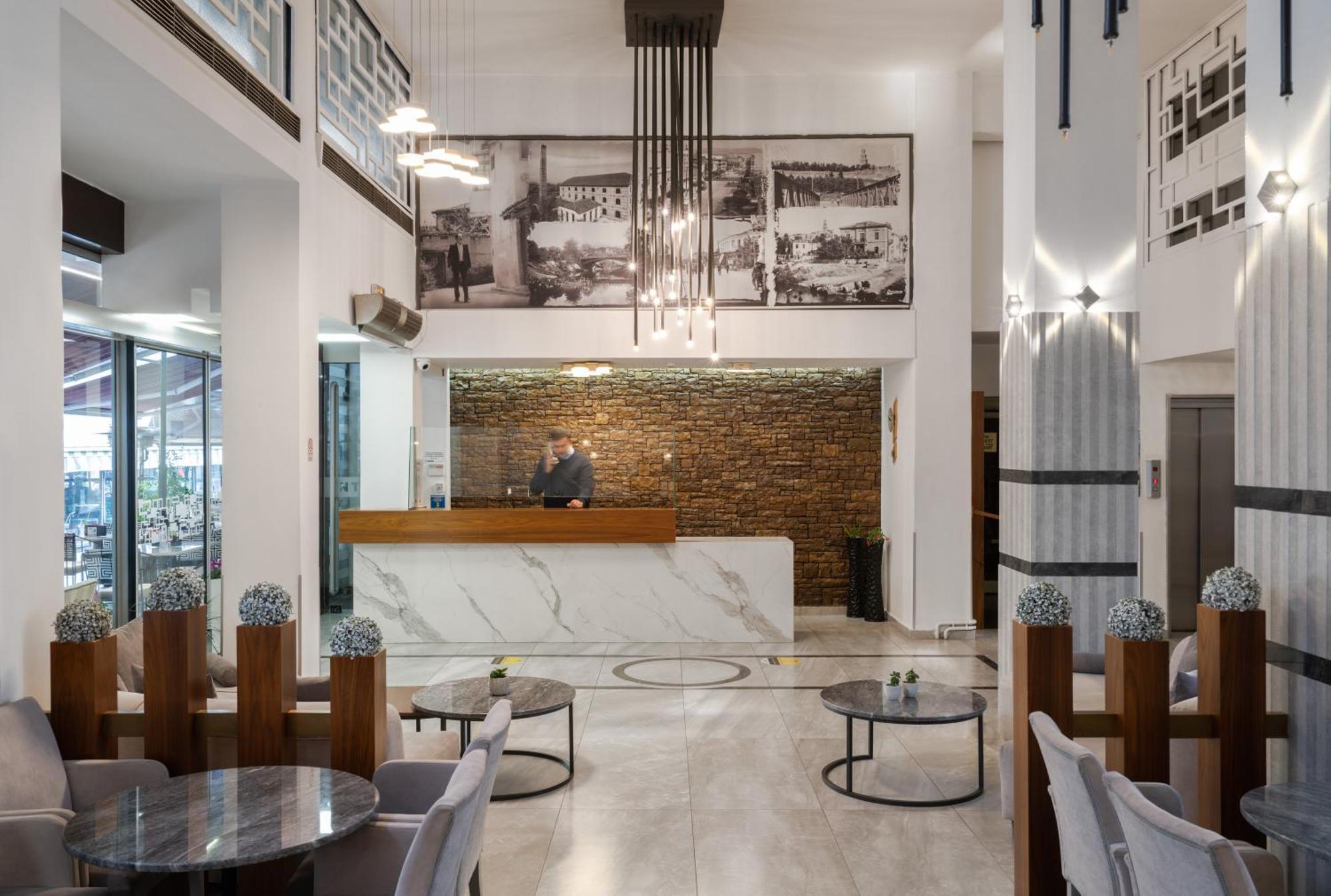 Hotel Ntinas Трикала Экстерьер фото